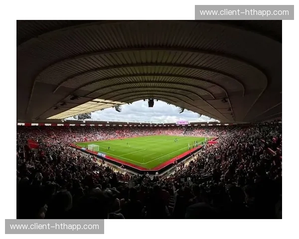 马尔默的蓝与文茨的红：一场跨越时空的足球传奇